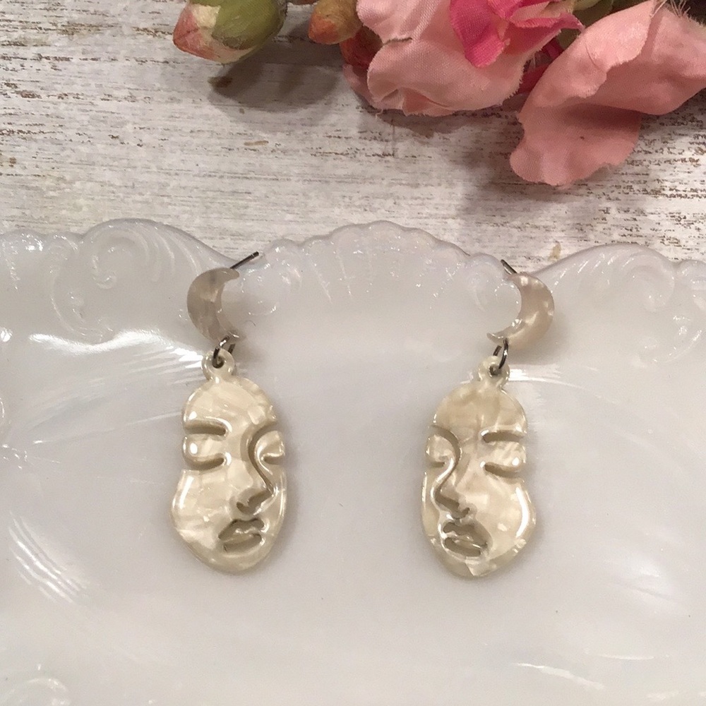 Lady Face Earrings